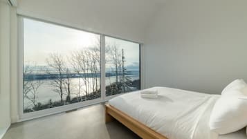 3 bedrooms, iron/ironing board, WiFi