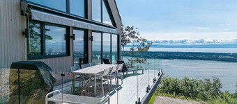 Ermitage St-Laurent 173: Luxury Winter Sanctuary