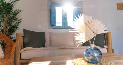 La Montsiña, Cozy Mediterranean Style House.