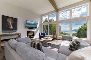 Smart TV, chimenea
