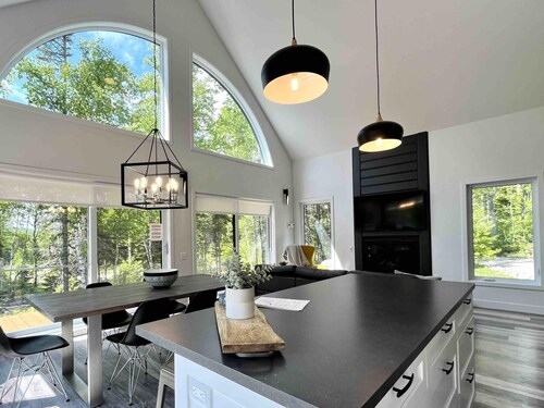 Petite Charlevoix 2: Hot Tub, Sauna, Mountain View