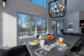 Dining - Petite Charlevoix 2: Summer Hot Tub, Sauna & Views (Baie-Saint-Paul)