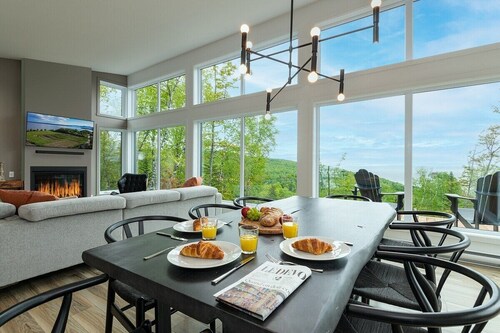 Panoramique 156: Views, Hot Tub & Winter Magic