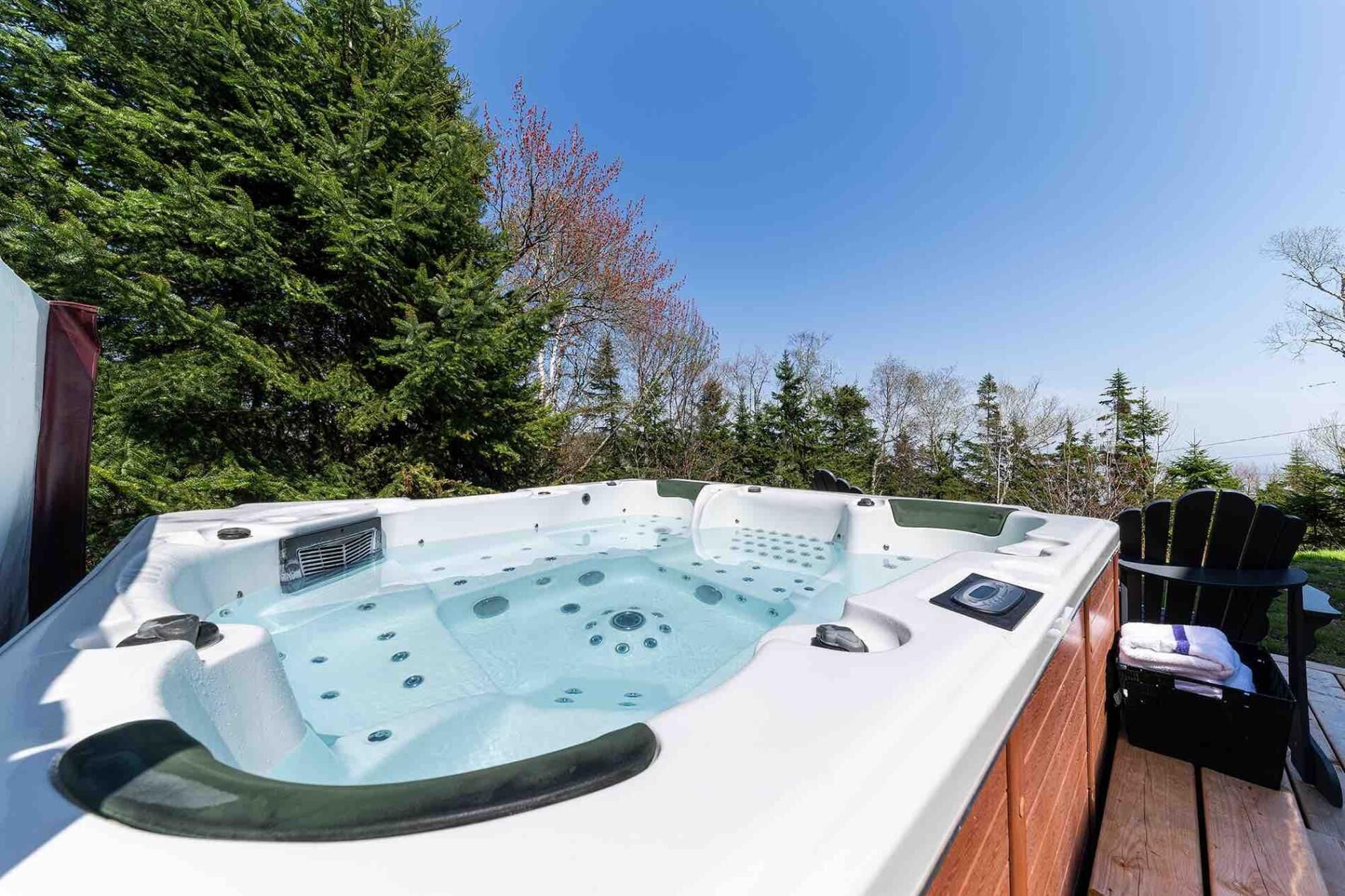 Outdoor spa tub