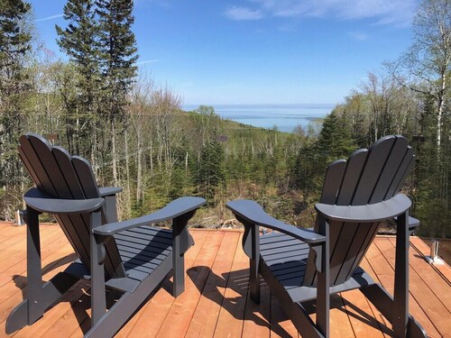 Refuge 2: Hot Tub, Fireplace & Charlevoix Ski