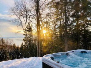 Tina de hidromasaje al aire libre