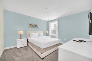 8 bedrooms, desk, iron/ironing board, travel crib