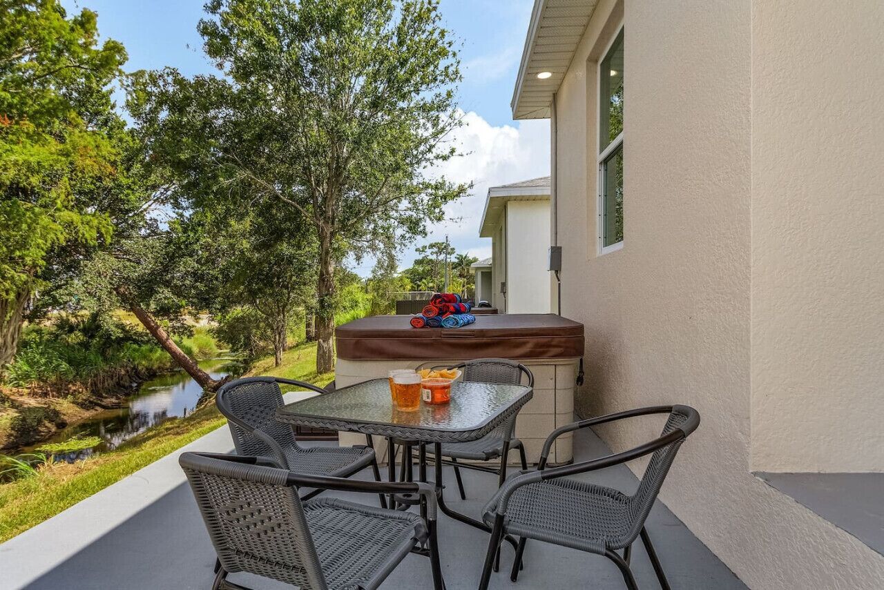 Relax-Hot Tub Casita in Bonita!
