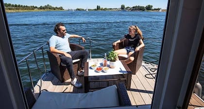 Attractive Houseboat in Kinrooi With Terrace