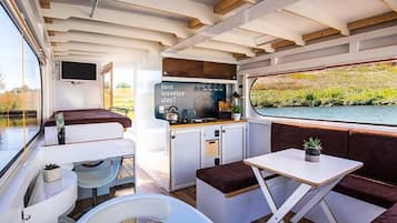 Mobil Karavan | Tempat makan