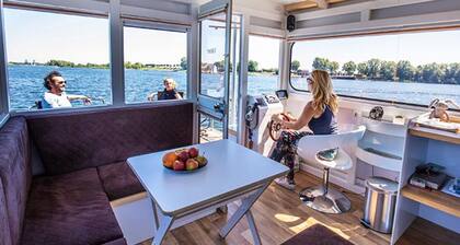 Attractive Houseboat in Kinrooi With Terrace