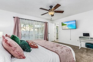 3 bedrooms, desk, iron/ironing board, travel crib