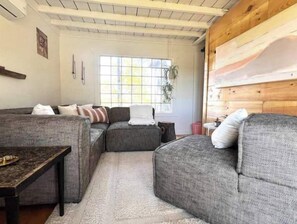 Living area - Lillian’s blackberry cabin (Ava)