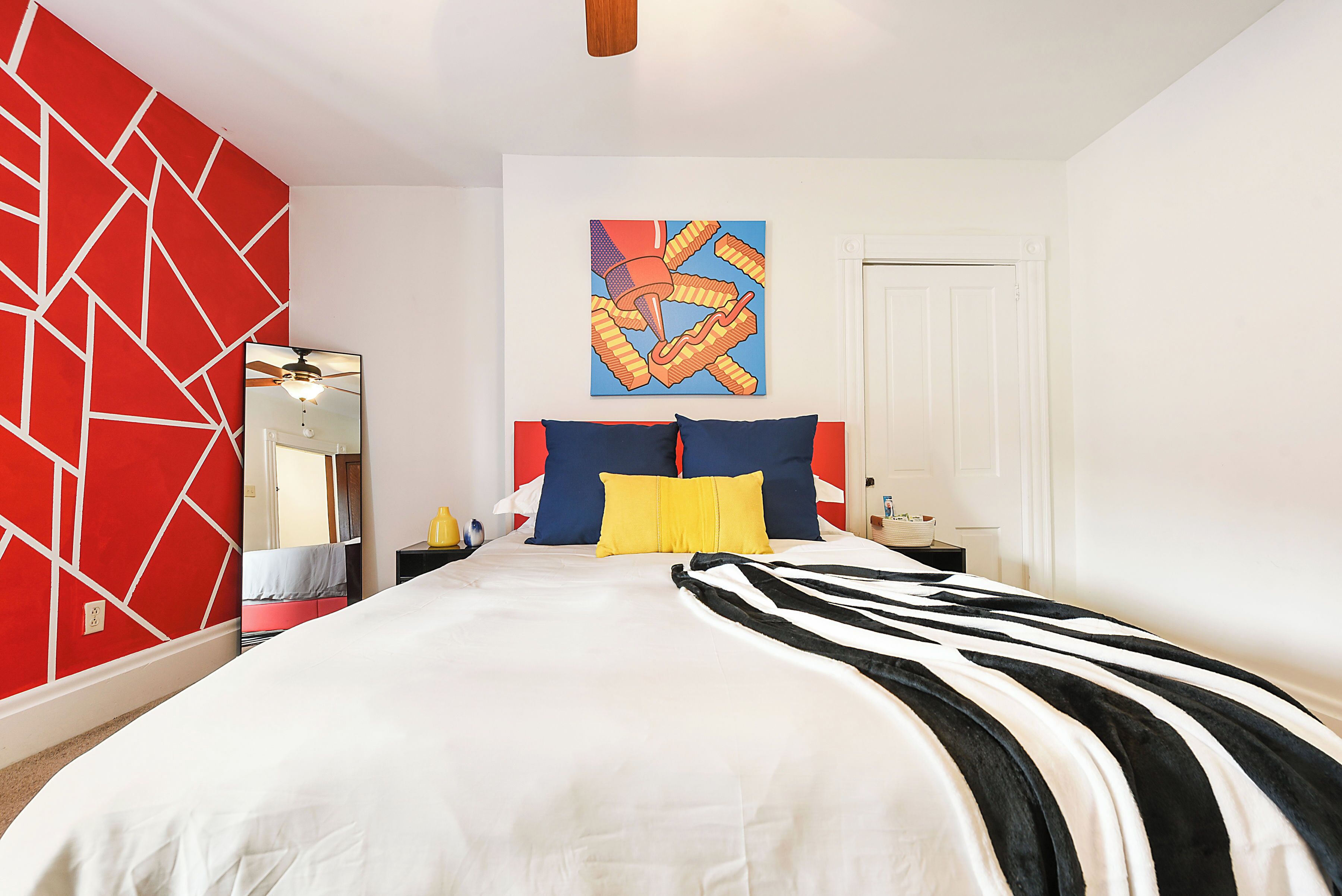 4 bedrooms, desk, iron/ironing board, travel cot