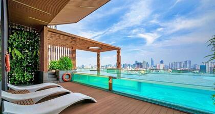 Luxury 3-Bdr Condo in HCMC's Dist 1: Stunning Canal Views and Lavish Amenities