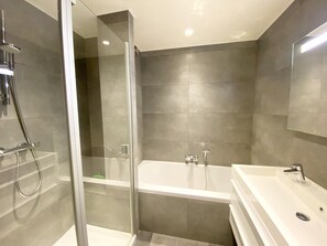 Bathroom - Apartment in Nieuwpoort by the Beach (Nieuwpoort)