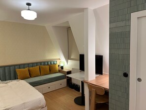 WiFi, bed sheets