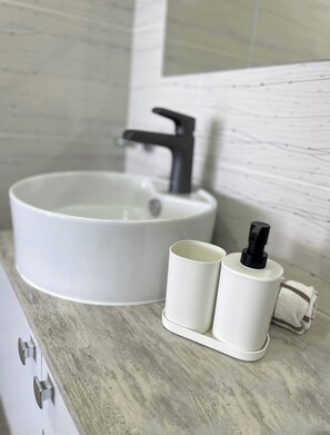 Bidet, Handtücher, Seife