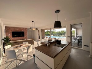 Villa | Restaurantes