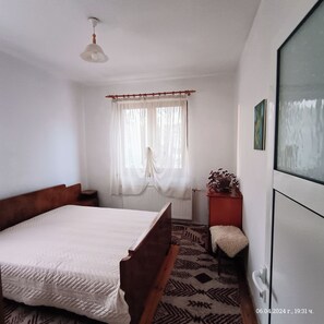 2 habitaciones, tabla de planchar con plancha y wifi gratis 