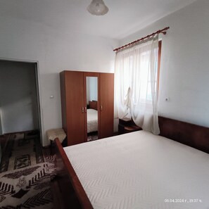 2 sovrum, strykjärn/strykbräda, gratis wi-fi och sängkläder