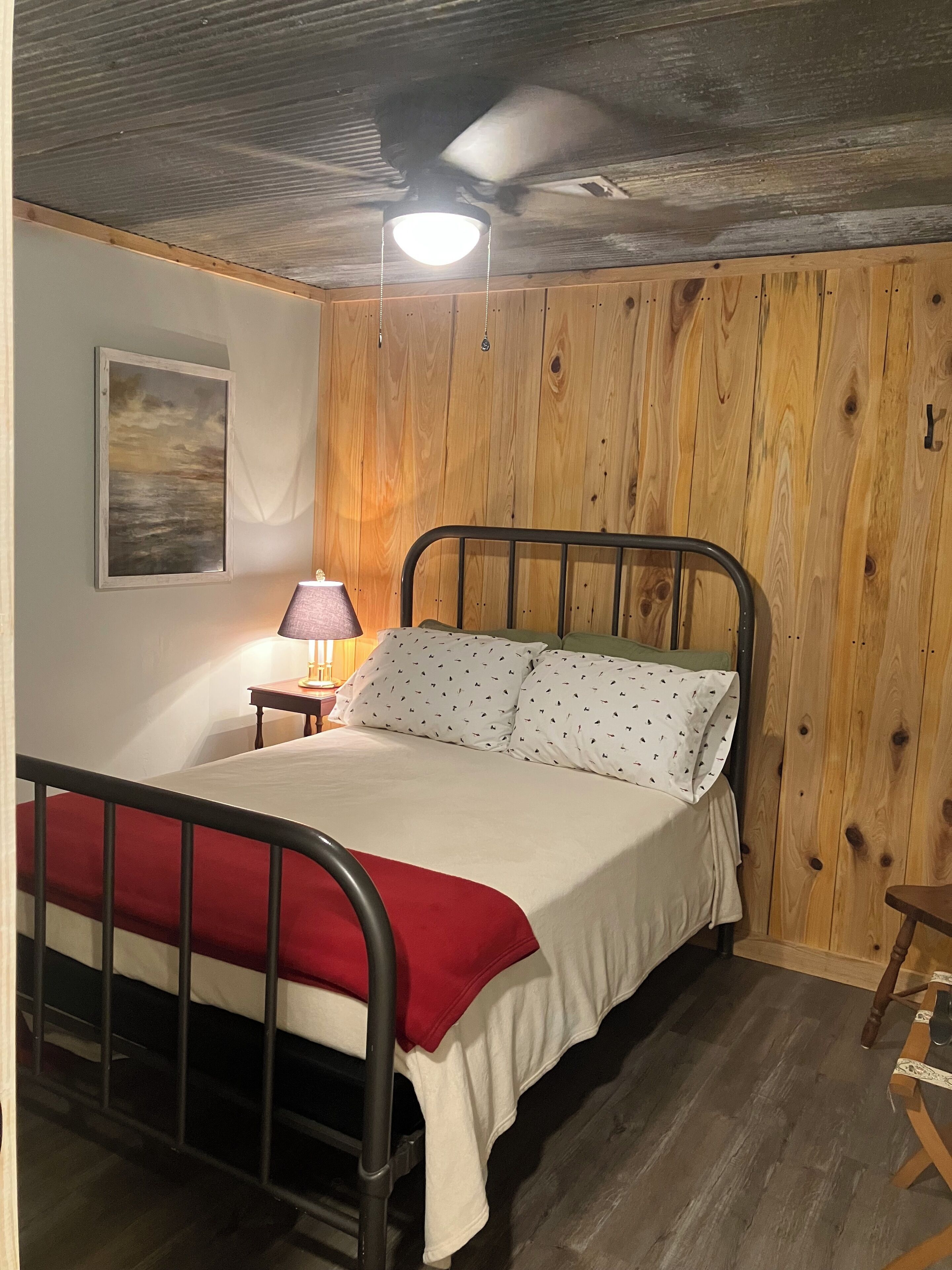 3 bedrooms, bed sheets