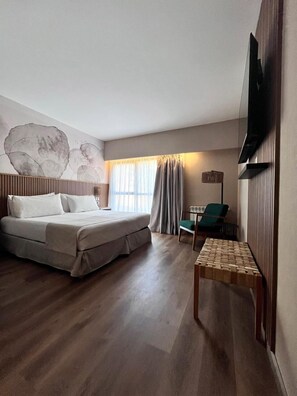 Superior Double Room | In-room safe, desk, free WiFi, bed sheets - Cerro Calafate Hotel (El Calafate)