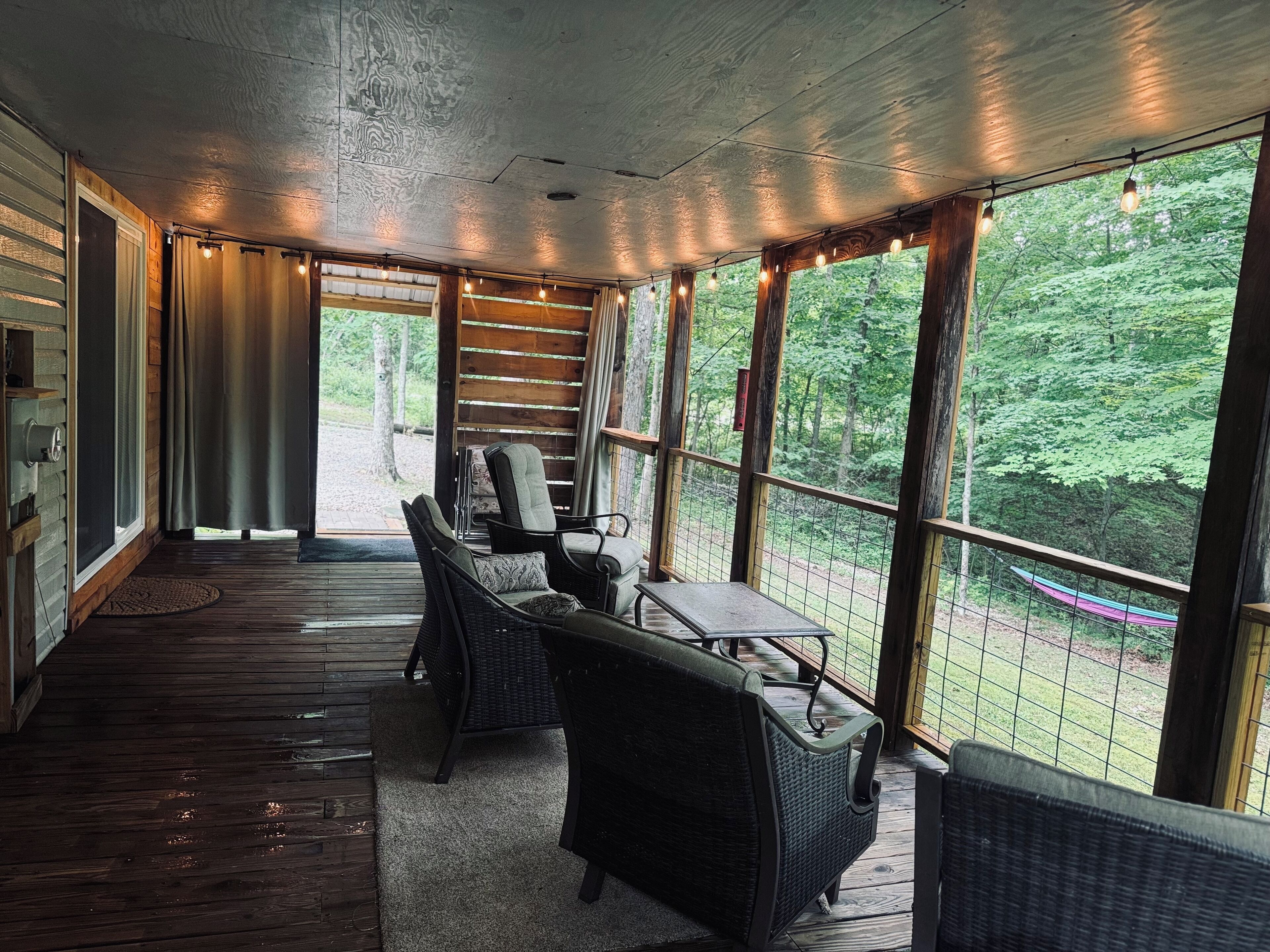  The Heart of Burr Oak close to the beach, surrounded by Wayne national Sleeps 6