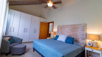 2 bedrooms, desk, iron/ironing board, free WiFi