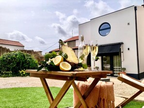 House | Exterior - Holiday Home With Private Pool in Matacaes (Torres Vedras)