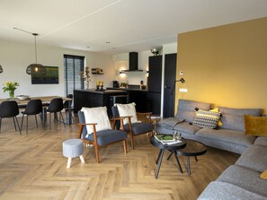 Villa | Dining