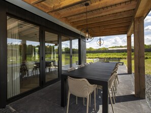 Villa | Restaurantes