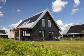Villa | Exterior