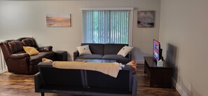 Smart TV - SugarLoaf Mountain View (Cedar)