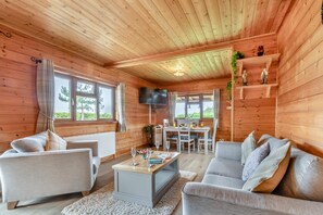 TV - 2 Bed in Somerton (oc-w29203) (Somerton)