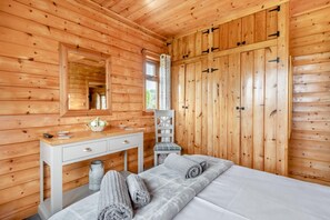 2 soverom, strykejern/-brett, reiseseng for barn og wi-fi (inkludert)