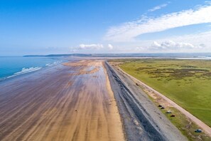 Beach - 4 Bed in Torrington (oc-s29223) (Great Torrington)