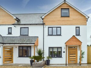 Exterior - 4 Bed in Torrington (oc-s29223) (Great Torrington)