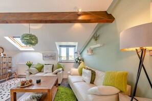 TV - 2 Bed in Horns Cross (oc-l29271) (Buck's Mills)