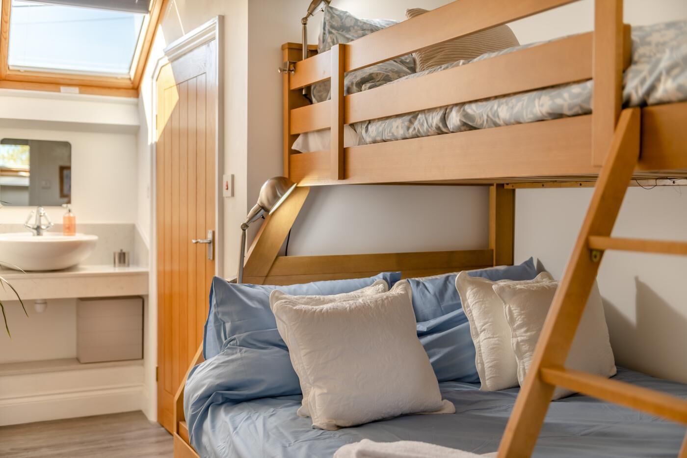 2 Schlafzimmer, Bügeleisen/Bügelbrett, kostenloses WLAN, Bettwäsche