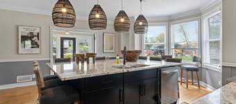 The Egg Harbor Haven - Downtown Egg Harbor / Sleeps 12!