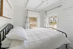 4 dormitorios, cuna de viaje, wifi gratis y ropa de cama