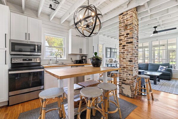 Fridge, microwave, oven, stovetop - Historic Hill Street Home - Heart of Fish Creek! (Fish Creek)