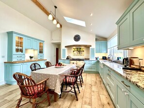 Microwave, oven, dishwasher, high chair - 2 Bed in Witheridge (oc-b29206) (Witheridge)