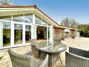 Outdoor dining - 2 Bed in Witheridge (oc-b29206) (Witheridge)