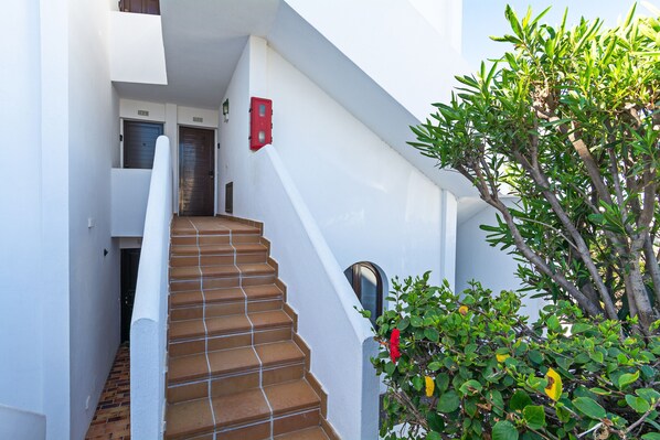 Property grounds - Palmeras Apt - Pool & Terrace - next to Beach (Costa Teguise)