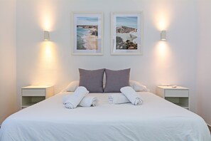 Desk, iron/ironing board, travel cot, free WiFi - Palmeras Apt - Pool & Terrace - next to Beach (Costa Teguise)