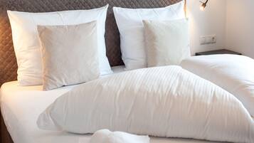 3 bedrooms, bed sheets