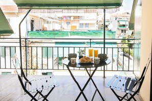 Outdoor dining - The Cozy Nook by Corfuescapes (Kerkira)