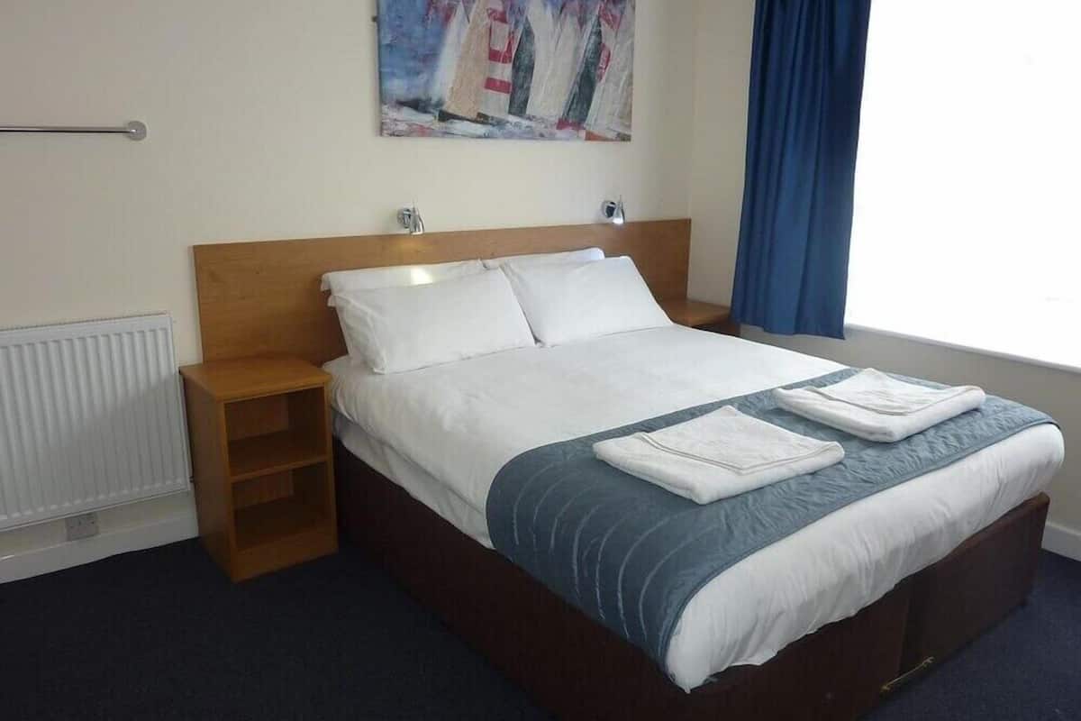 Standard Double Room, 1 Double Bed, Non Smoking, City View | In-room fitness